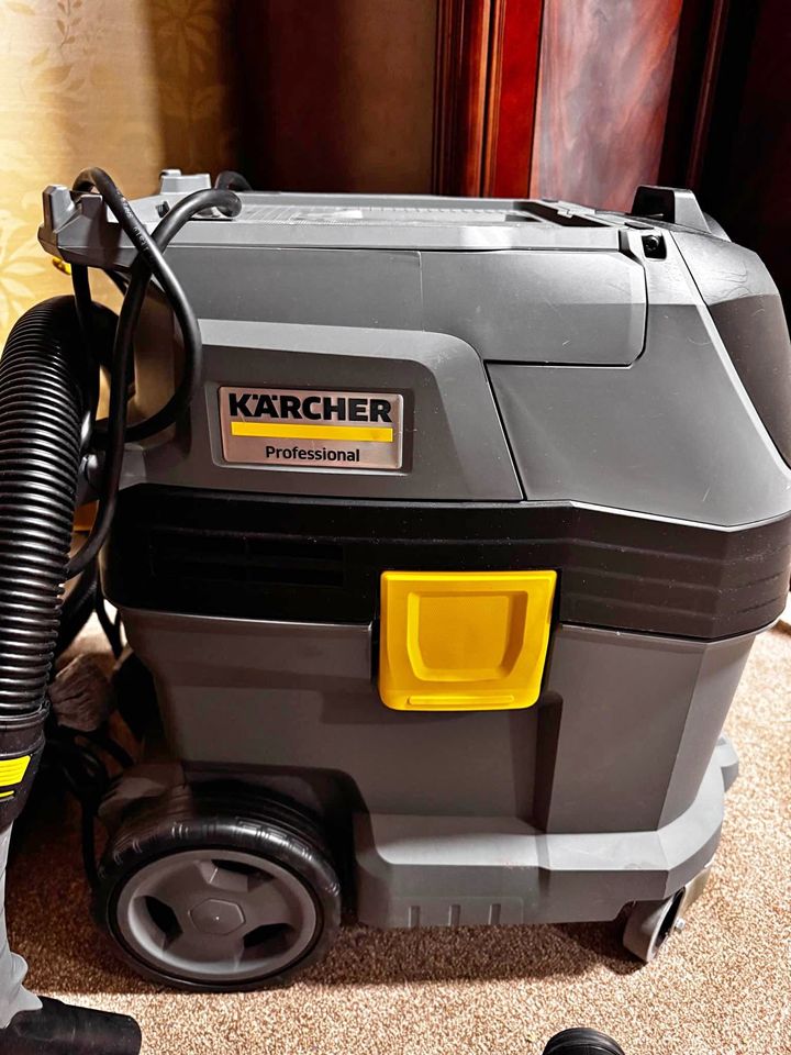 Karcher professional vacuum cleaner