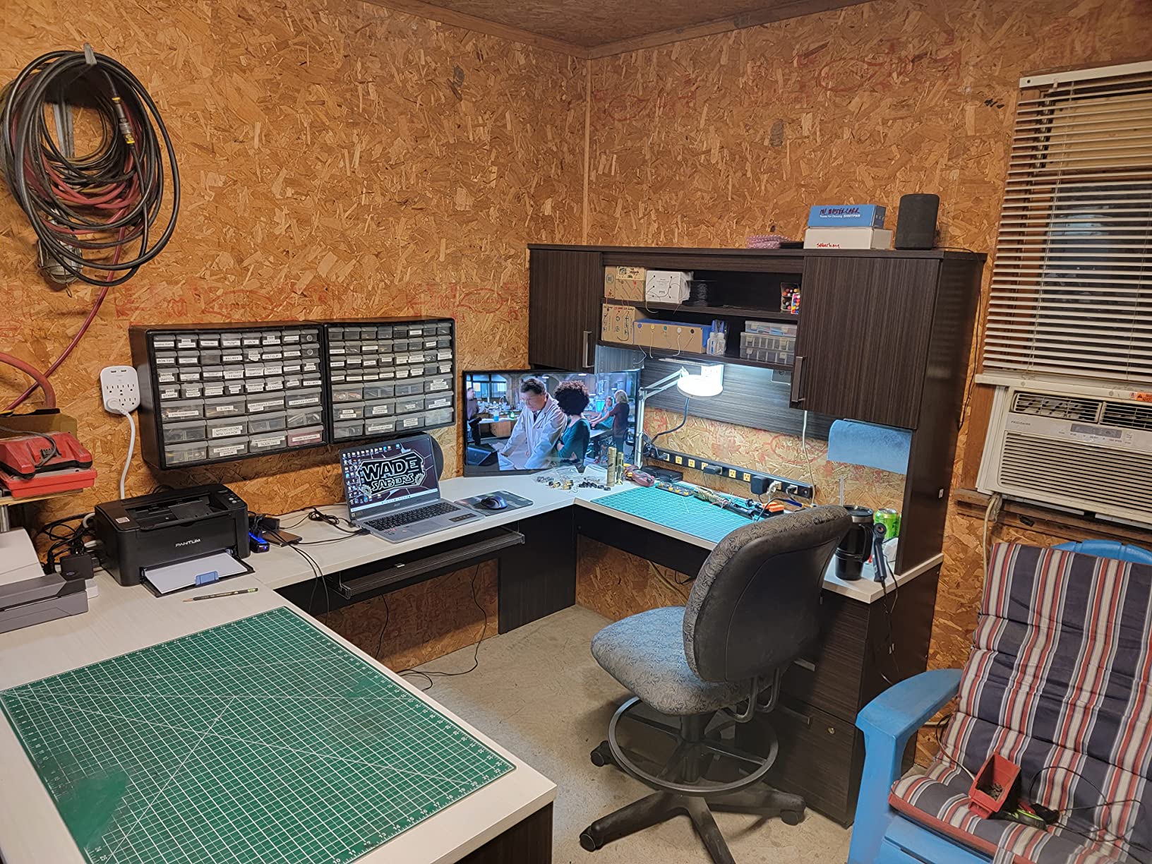 【Furniture】Bestar Ridgeley U-Shaped Executive Desk with Pedestal and Hutch, 65W, White Chocolate