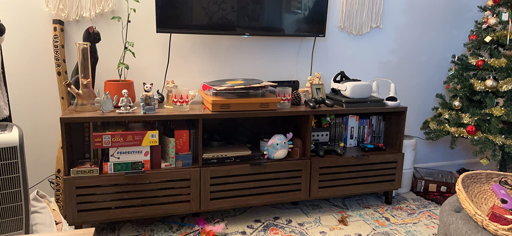 【Furniture】Modern Slatted Wood TV Stand for TV's up to 80