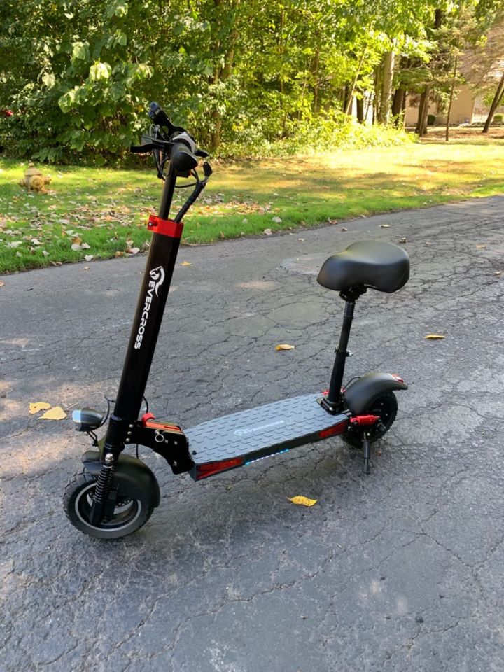 Electric Scooter, Electric Scooter for Adults with 800W Motor, Up to 28MPH & 25 Miles